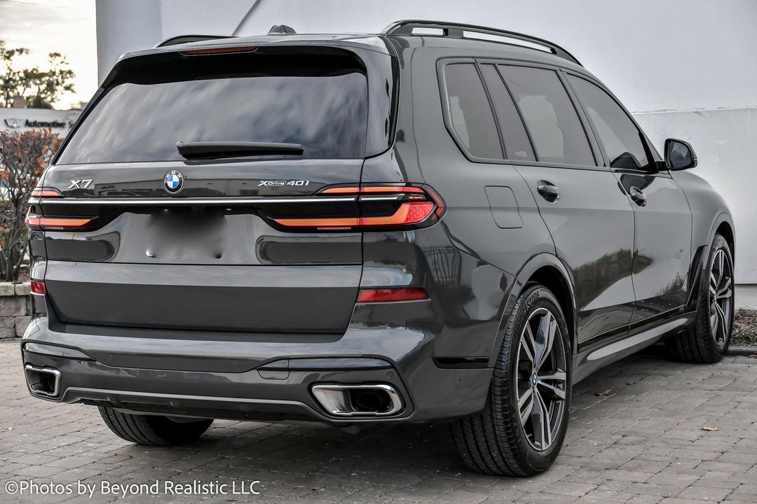 2023 BMW X7