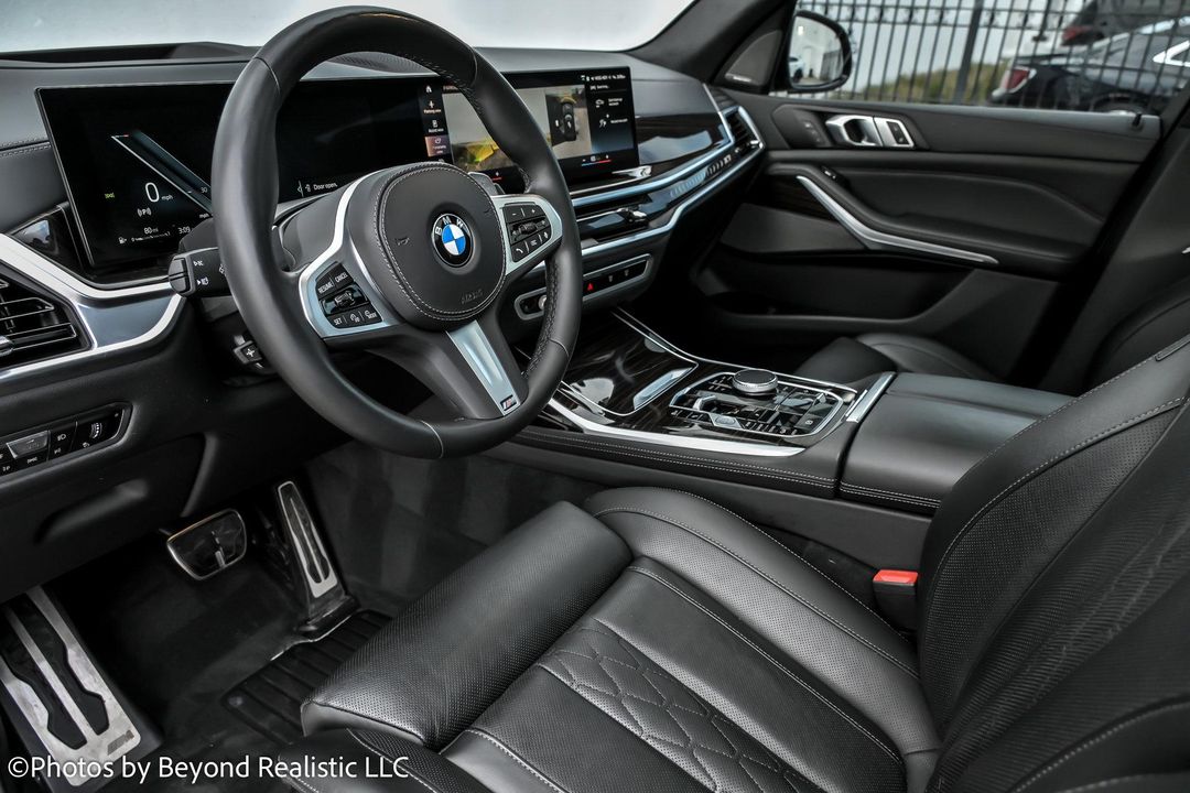 2023 BMW X7