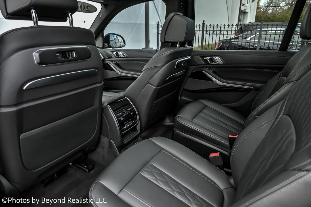 2023 BMW X7