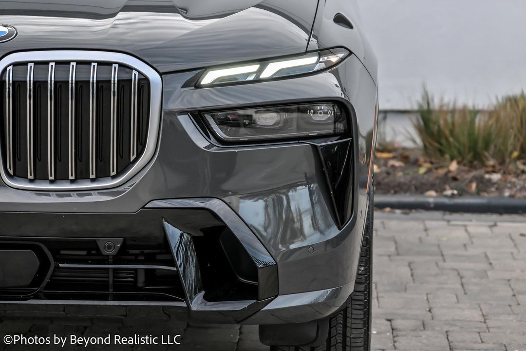 2023 BMW X7