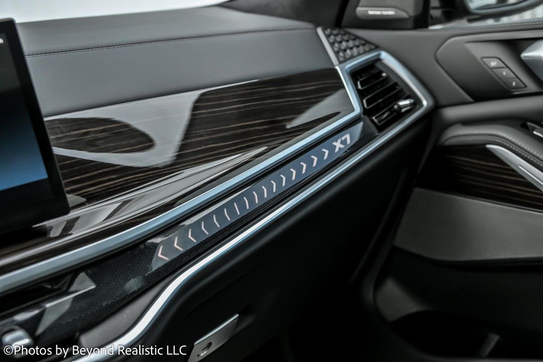 2023 BMW X7