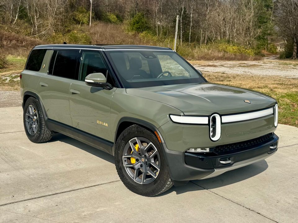 2024 Rivian R1S