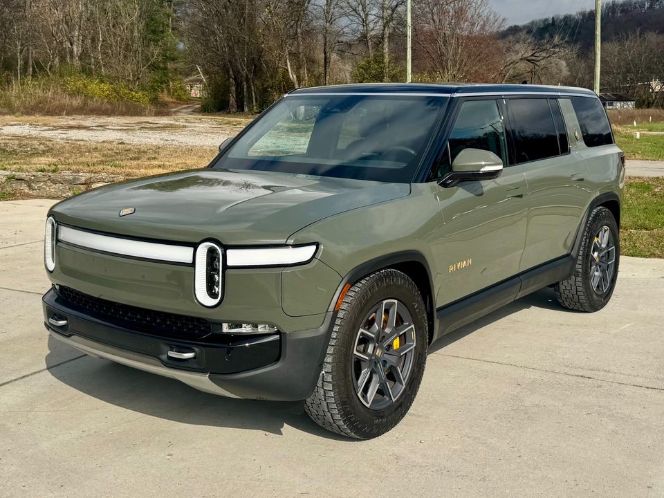 2024 Rivian R1S