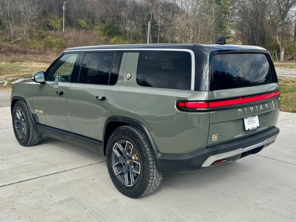 2024 Rivian R1S