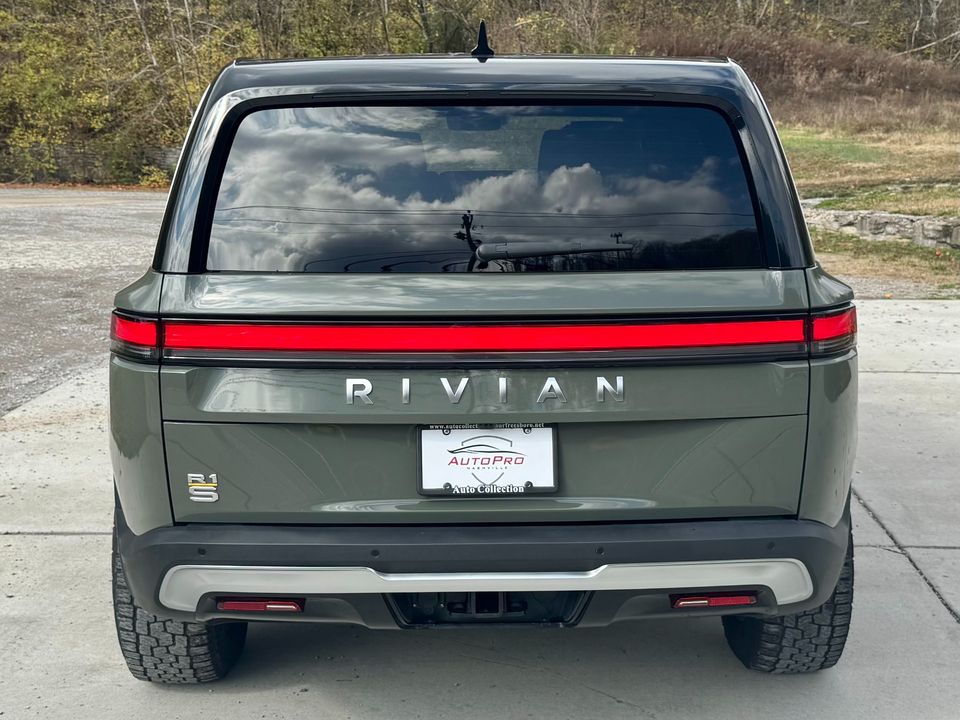 2024 Rivian R1S