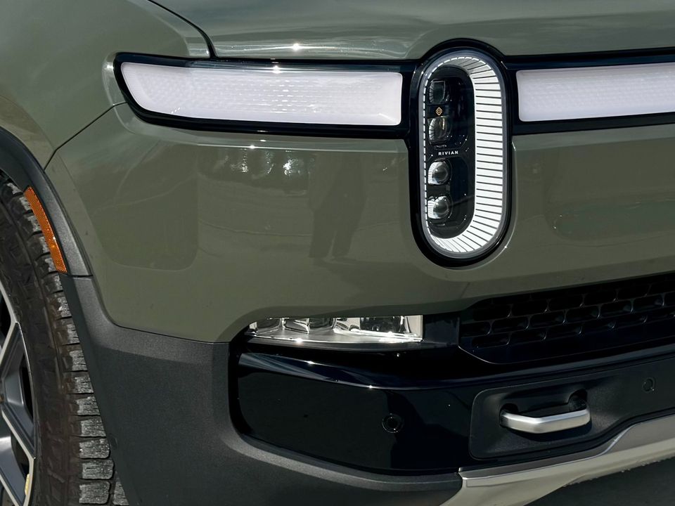 2024 Rivian R1S