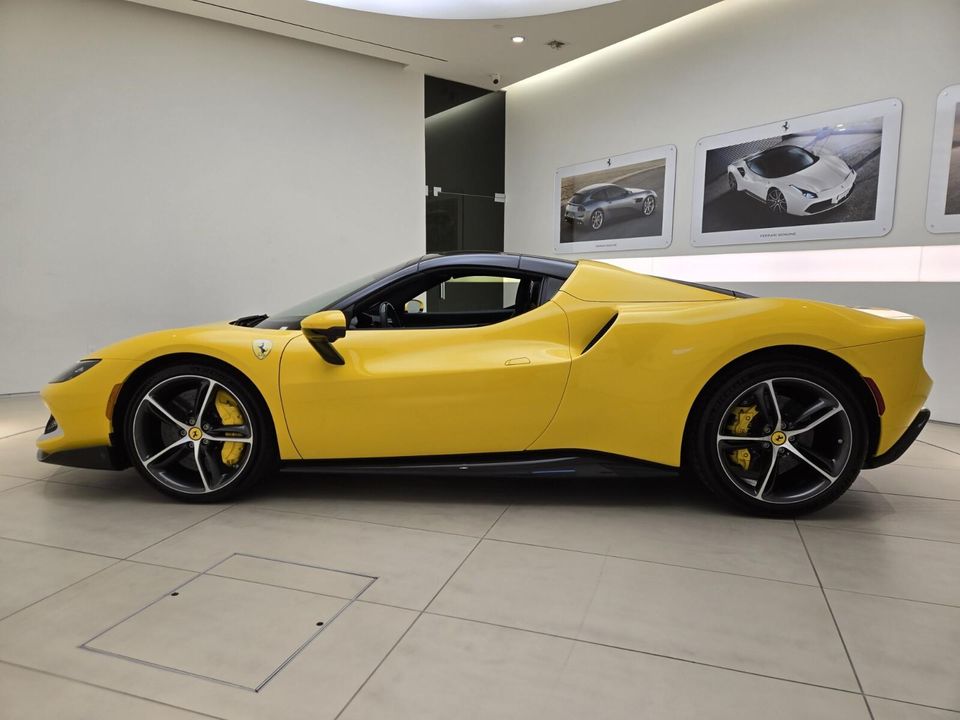 2023 Ferrari 296 GTS