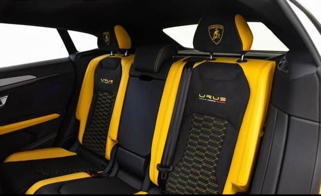2022 Lamborghini Urus (Pearl Capsule)