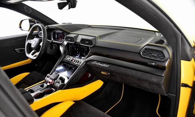2022 Lamborghini Urus (Pearl Capsule)