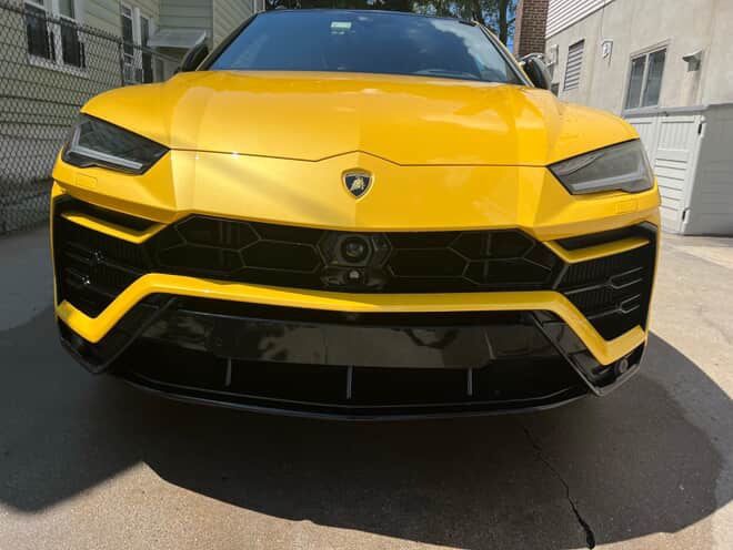 2022 Lamborghini Urus (Pearl Capsule)