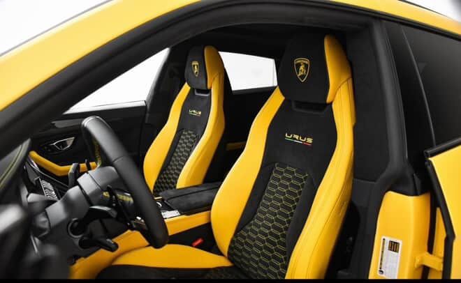 2022 Lamborghini Urus (Pearl Capsule)