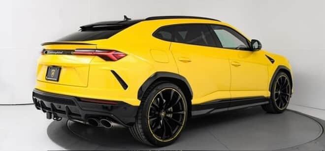 2022 Lamborghini Urus (Pearl Capsule)
