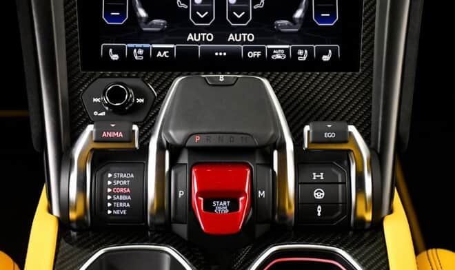 2022 Lamborghini Urus (Pearl Capsule)