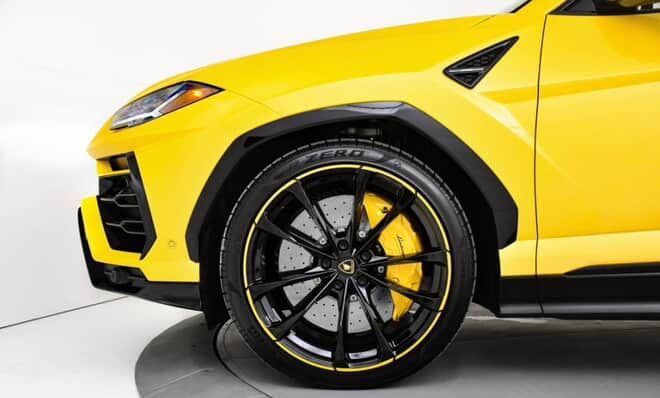 2022 Lamborghini Urus (Pearl Capsule)