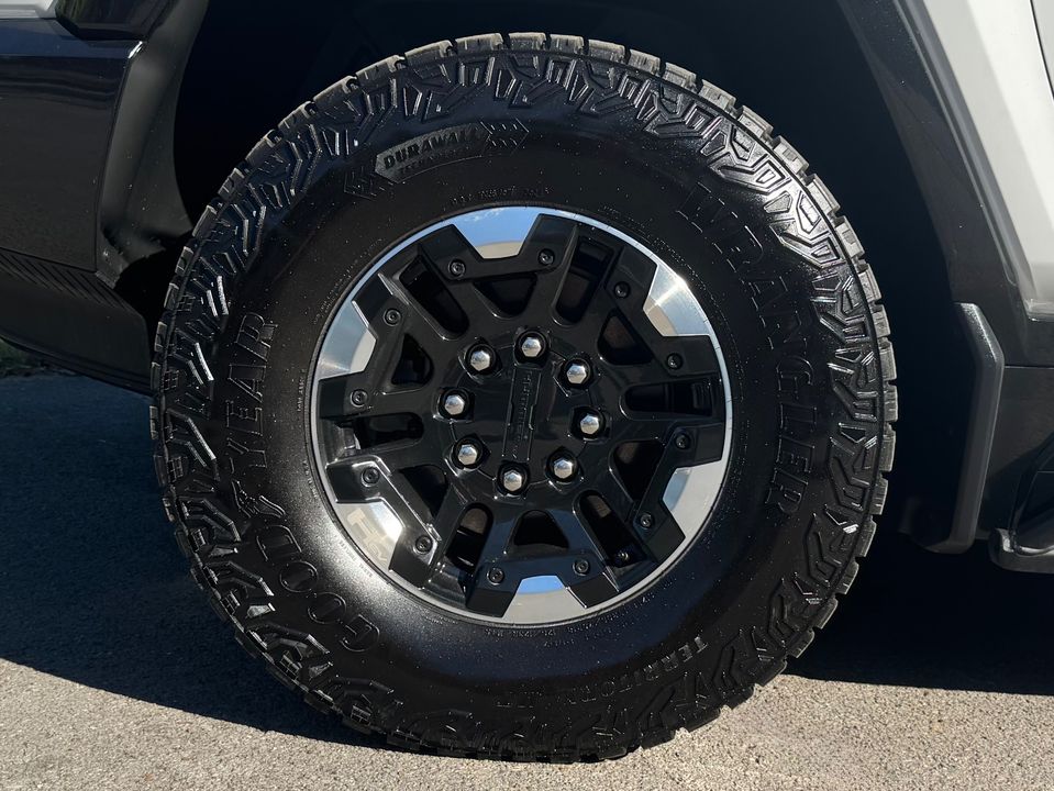 2025 GMC HUMMER EV