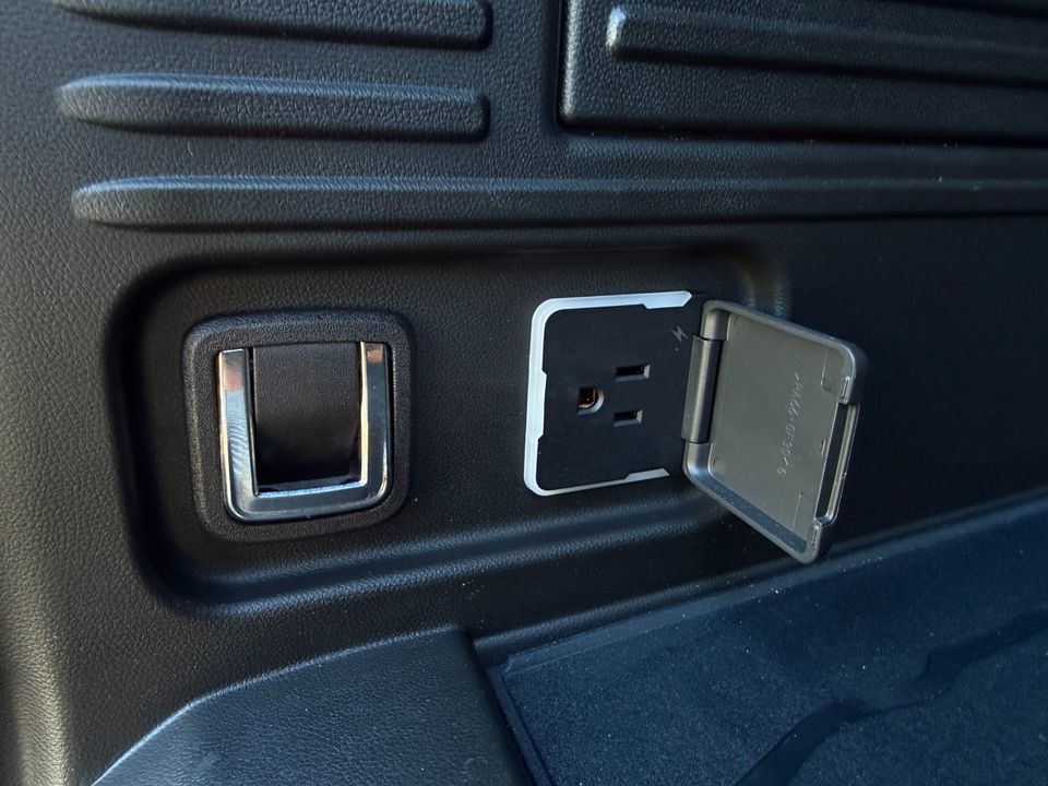 2025 GMC HUMMER EV
