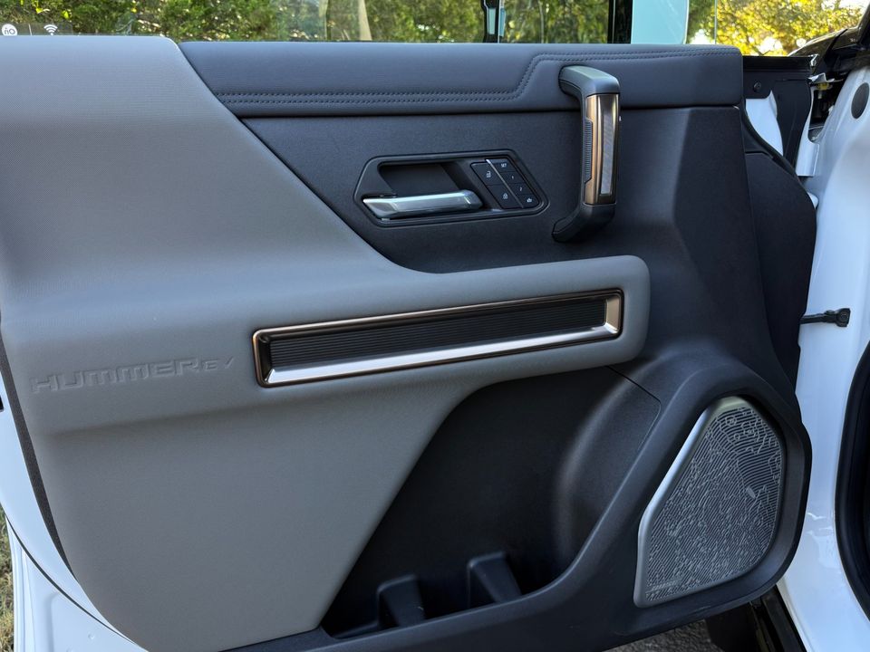 2025 GMC HUMMER EV