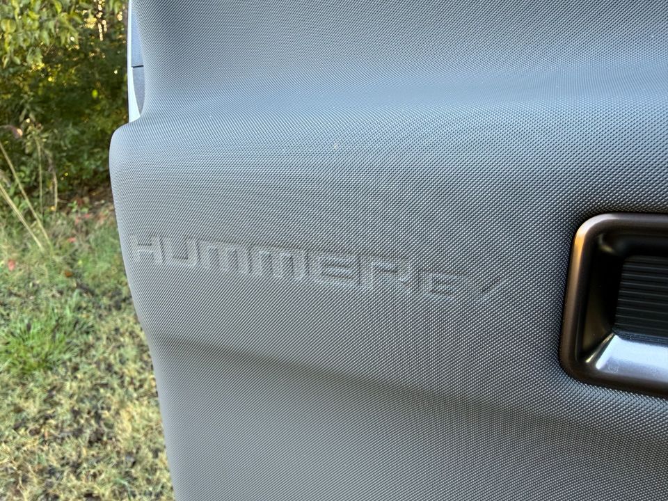 2025 GMC HUMMER EV