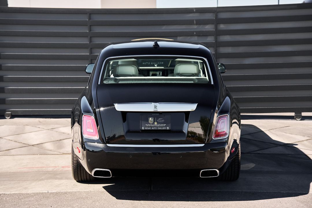 2025 Rolls-Royce Phantom