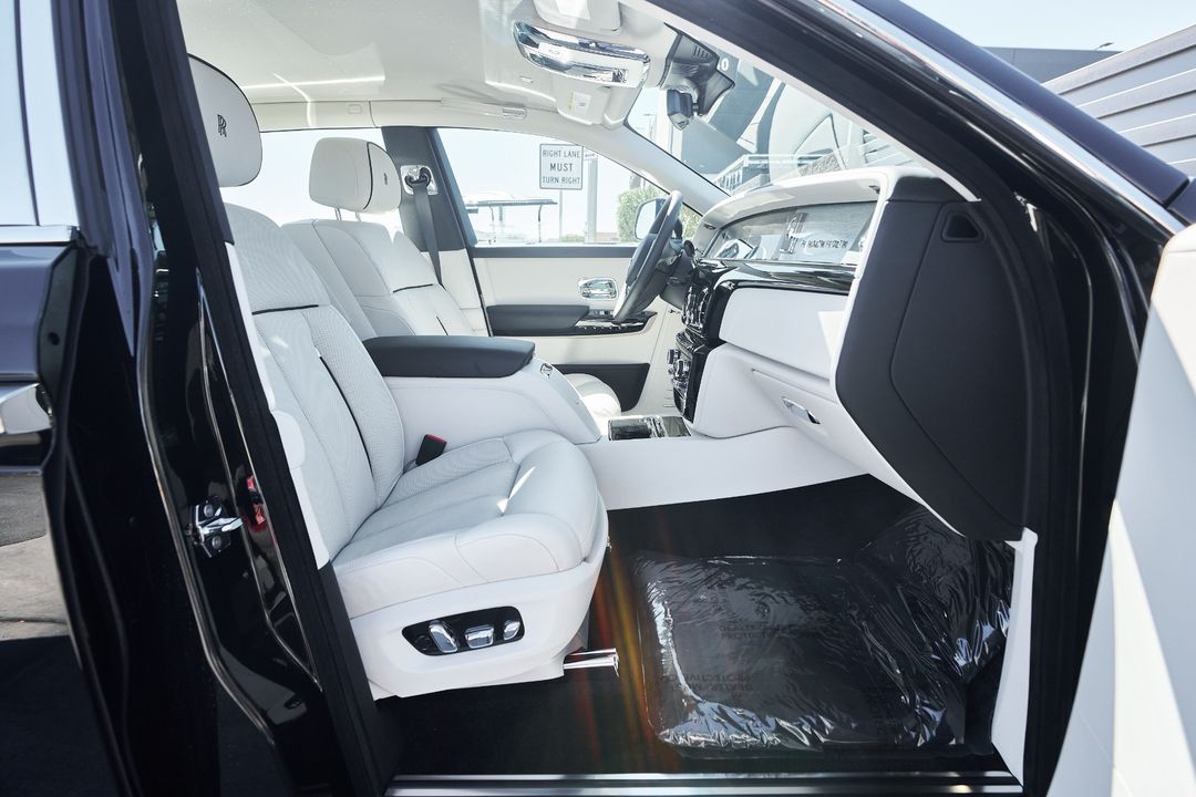 2025 Rolls-Royce Phantom