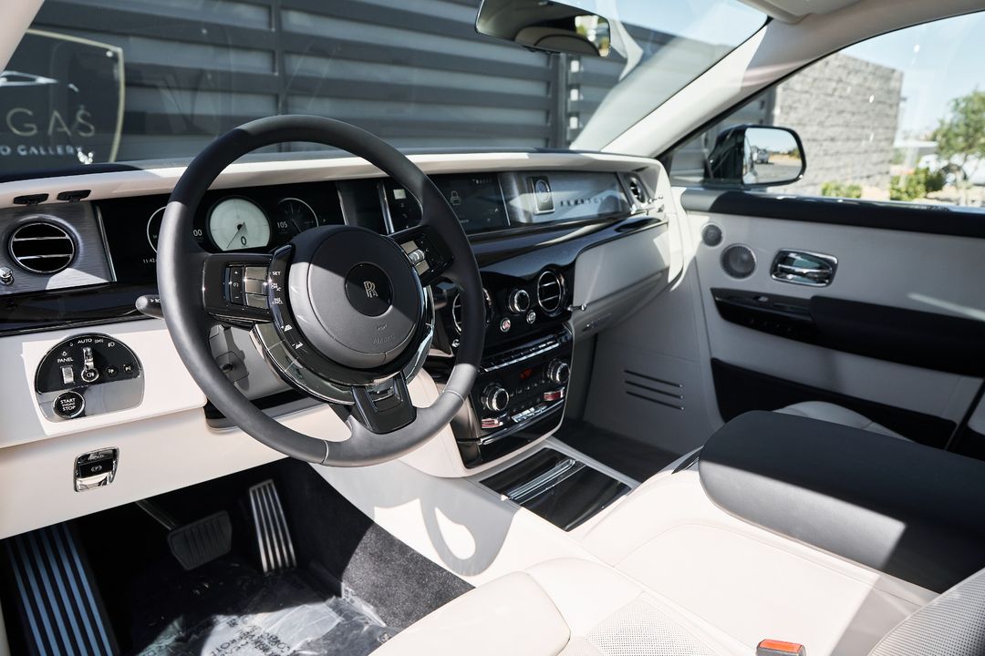 2025 Rolls-Royce Phantom