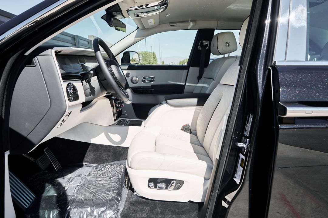 2025 Rolls-Royce Phantom