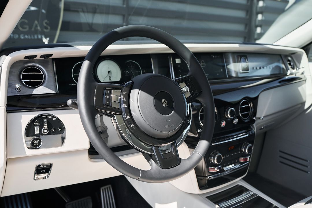 2025 Rolls-Royce Phantom