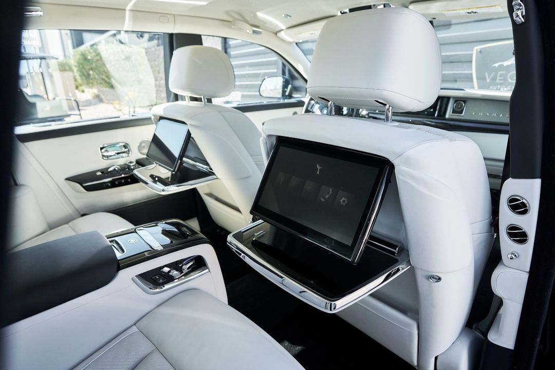 2025 Rolls-Royce Phantom