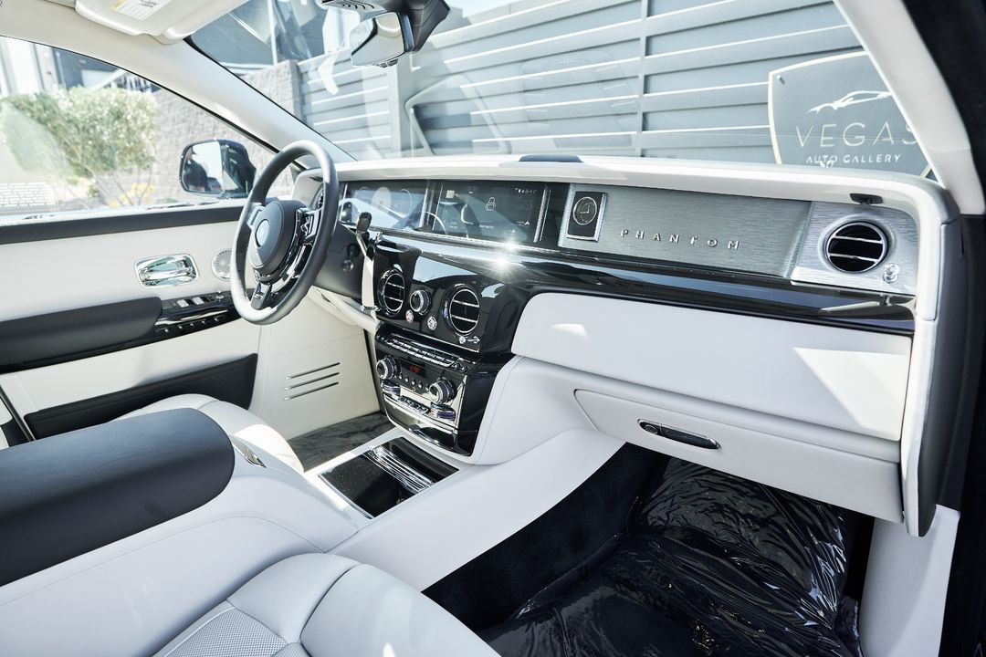 2025 Rolls-Royce Phantom