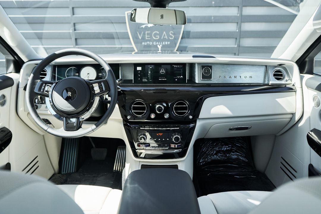 2025 Rolls-Royce Phantom