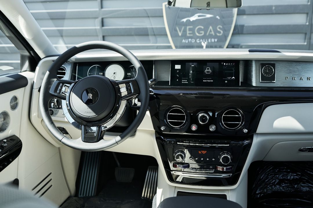 2025 Rolls-Royce Phantom