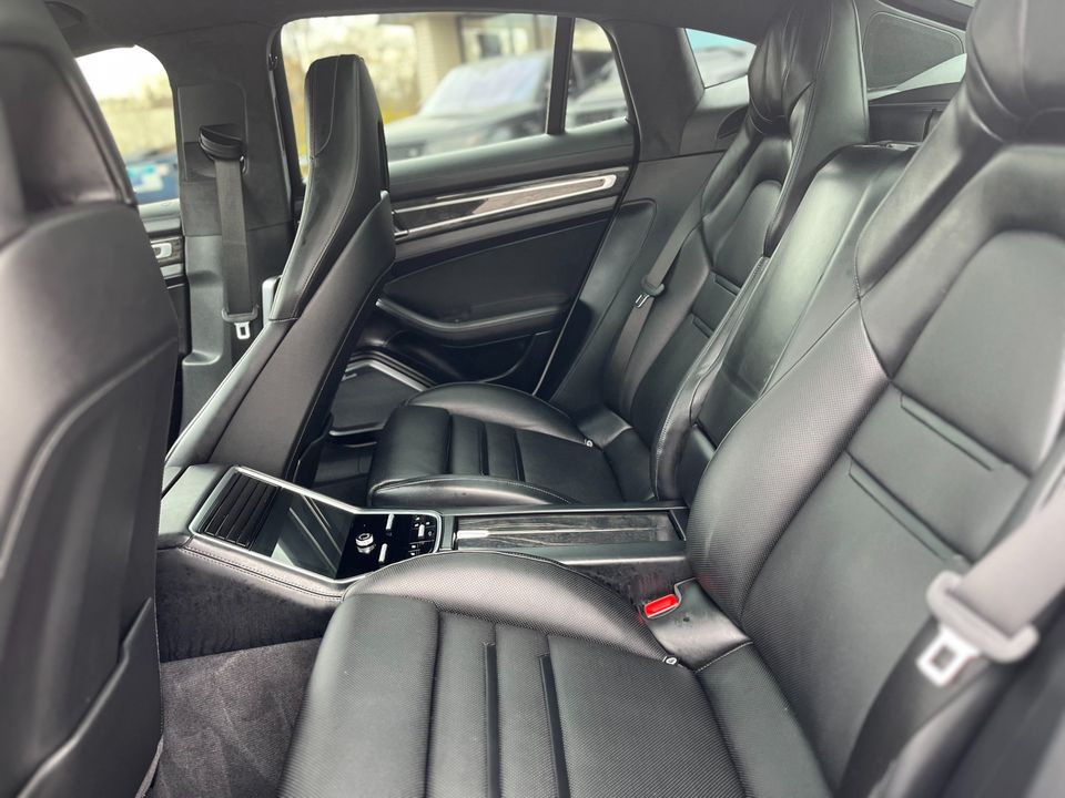 2018 Porsche Panamera