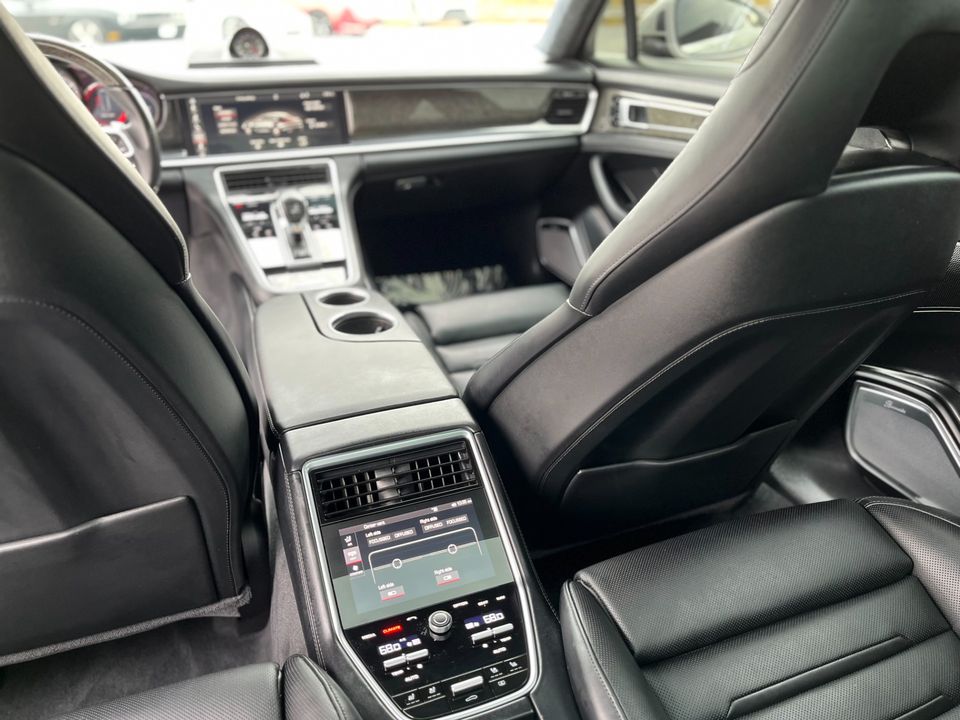 2018 Porsche Panamera