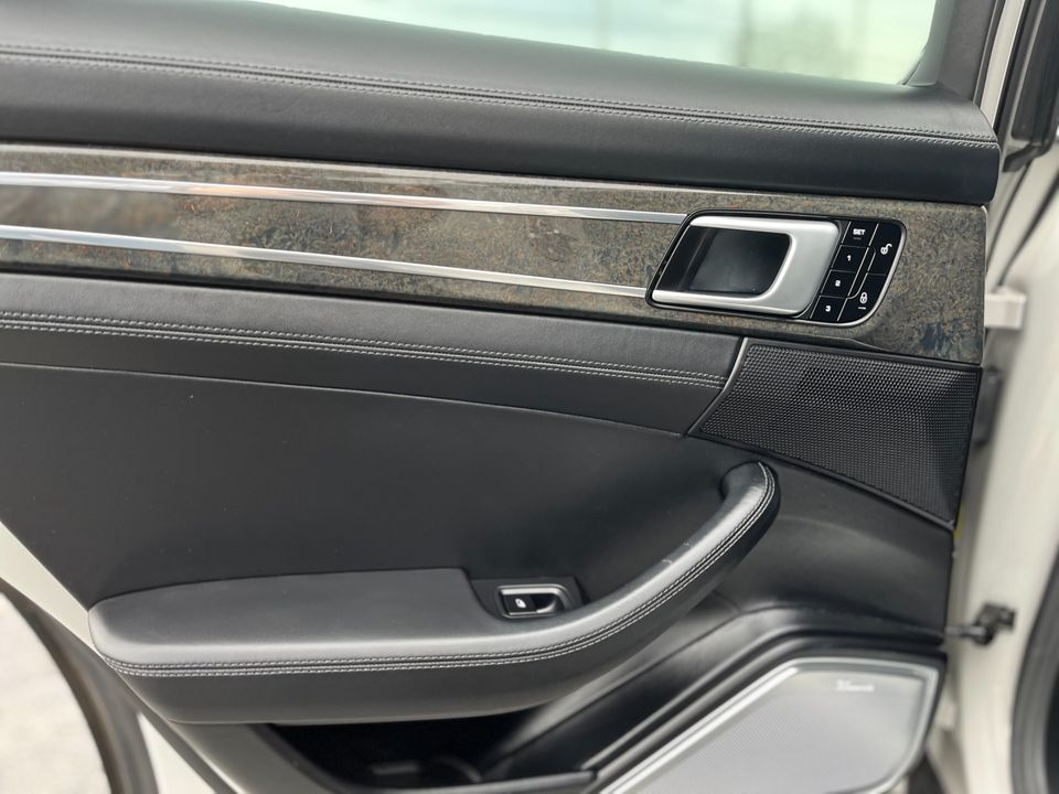 2018 Porsche Panamera