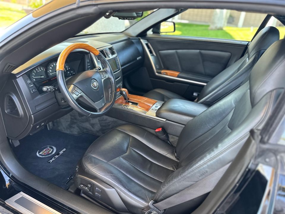 2005 Cadillac XLR