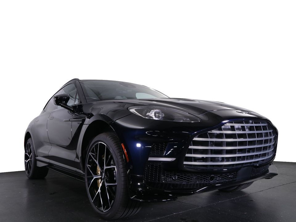 2025 Aston Martin DBX