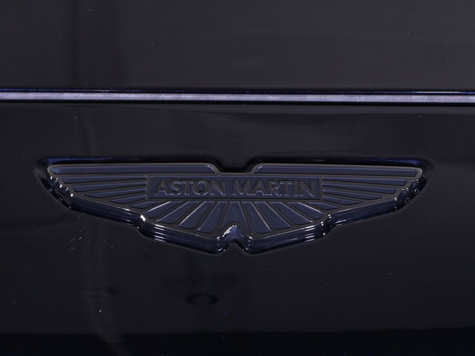 2025 Aston Martin DBX