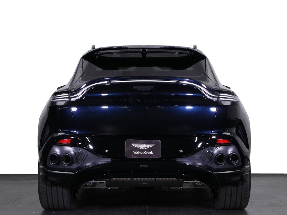 2025 Aston Martin DBX