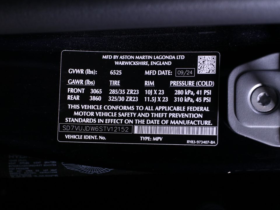 2025 Aston Martin DBX