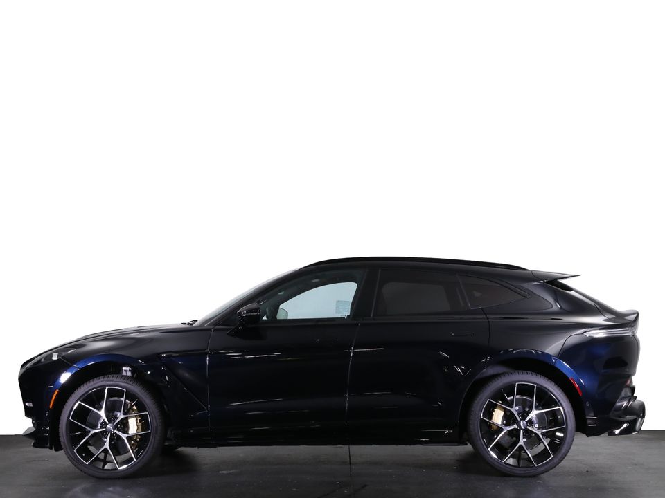 2025 Aston Martin DBX