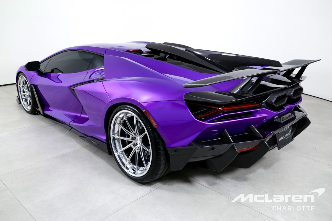 2024 Lamborghini Revuelto