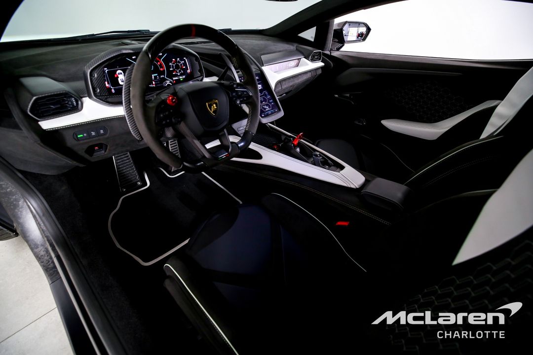 2024 Lamborghini Revuelto