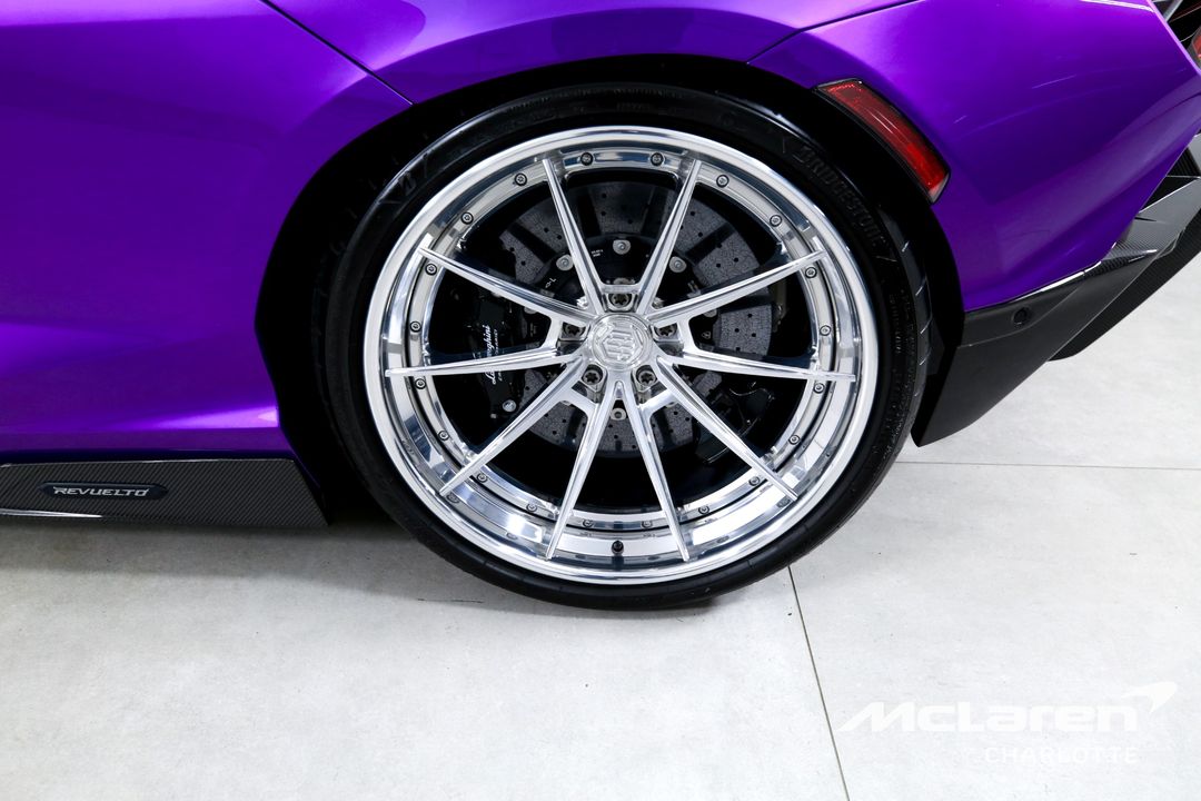 2024 Lamborghini Revuelto