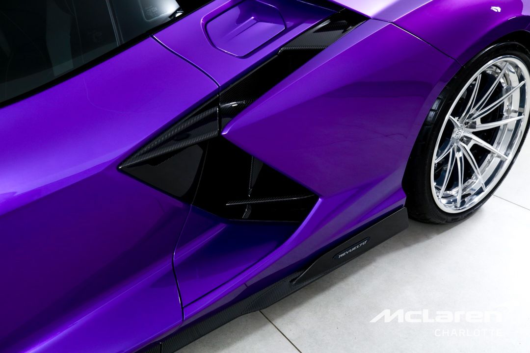 2024 Lamborghini Revuelto