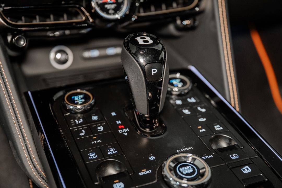 2025 Bentley FLYING SPUR BLACK EDITION