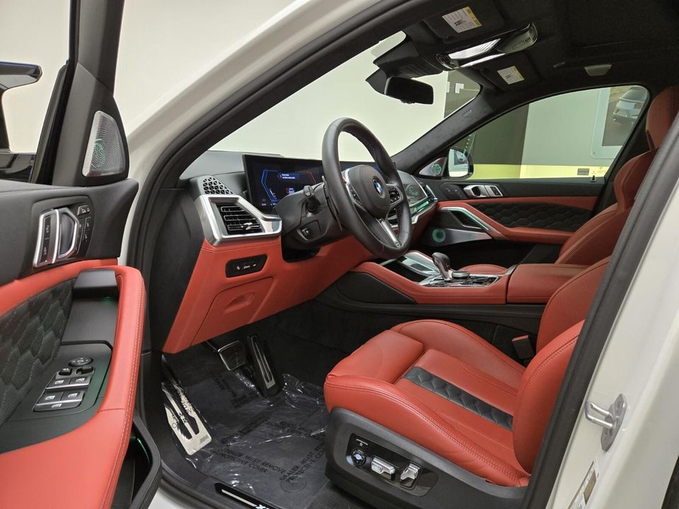 2025 BMW X6 M