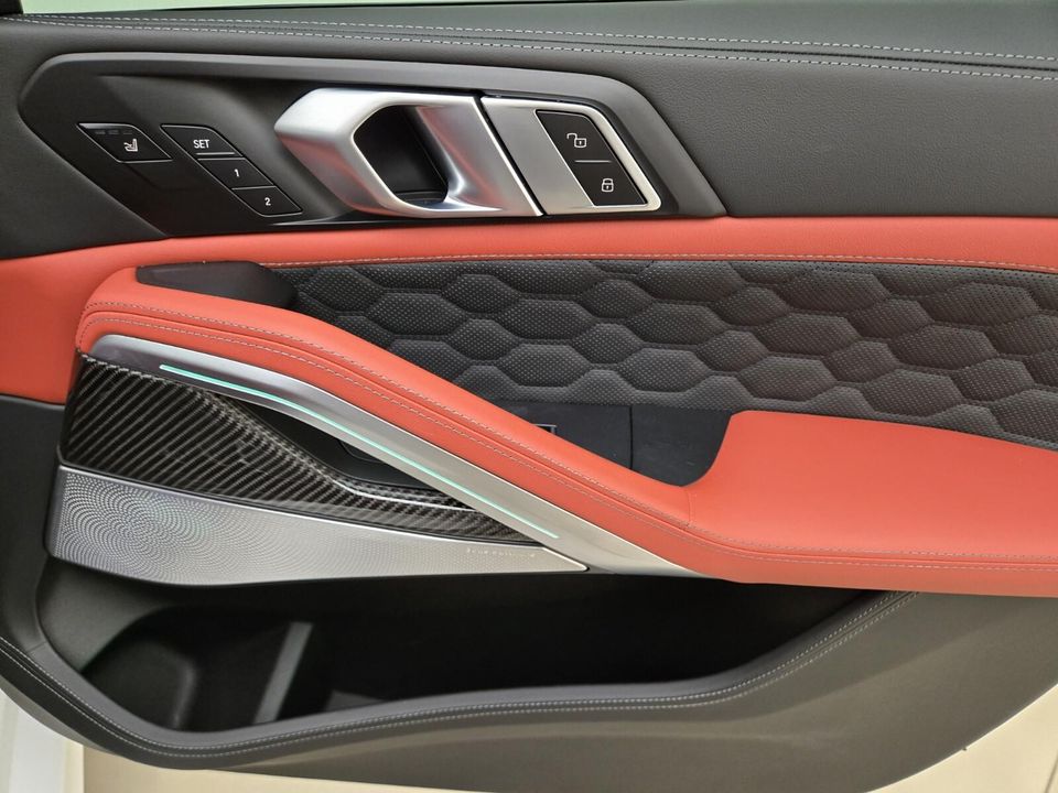 2025 BMW X6 M