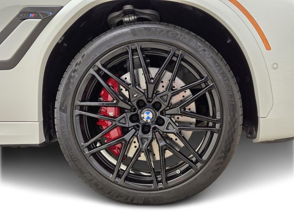 2025 BMW X6 M