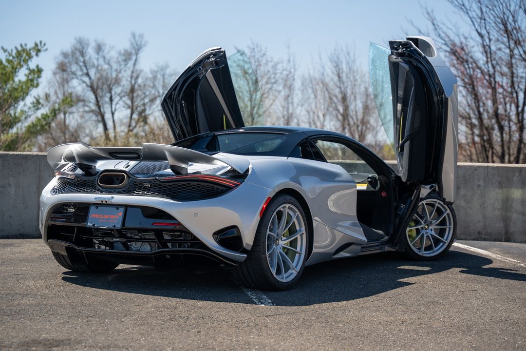 2025 McLaren 750S Spider