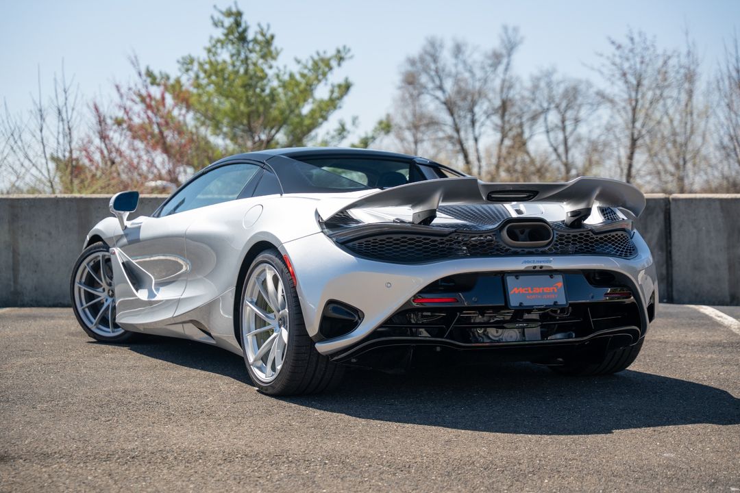 2025 McLaren 750S Spider